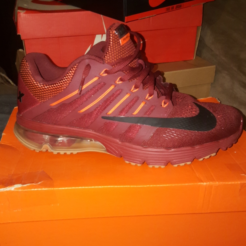 Nike Air Max Excellerate 4 (Size 9.5)